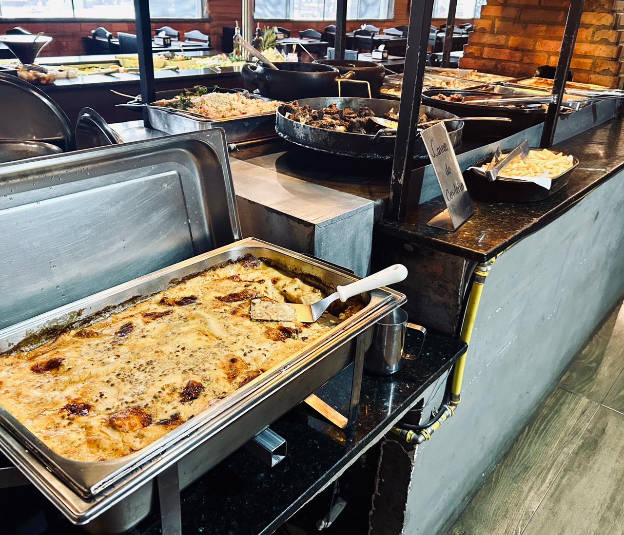 Pratos quentes do buffet